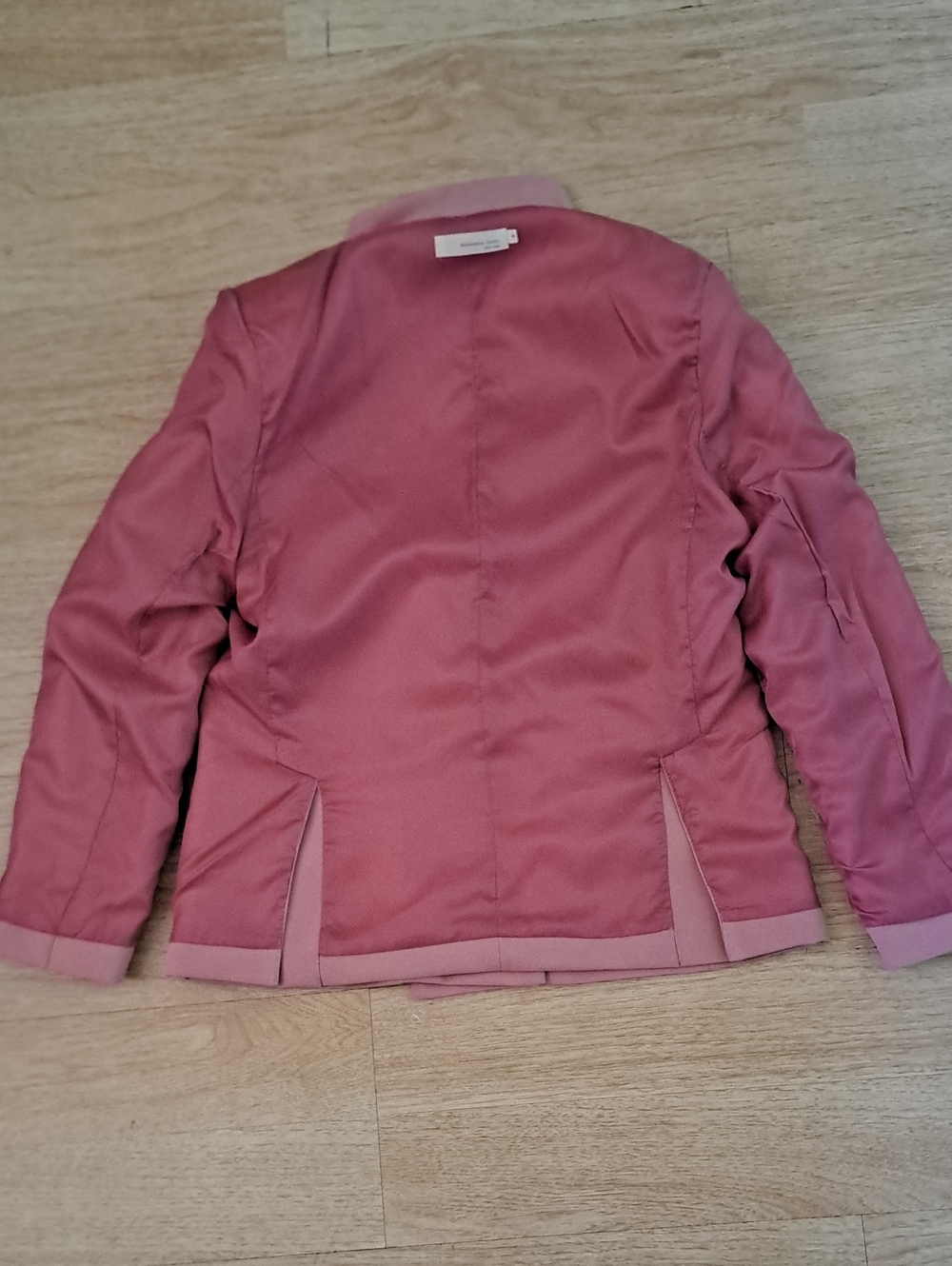 Tailored Pink Double-Breasted Blazer with Decorative Buttons - Picture 11 of 12